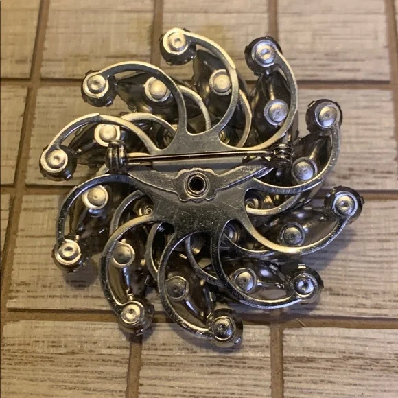 Vintage Aurora Borealis Brooch - Picture 3 of 3